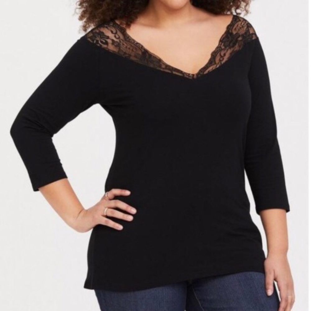 NWT Torrid Foxy Black Lace V-Neck Tee, Plus Size 6